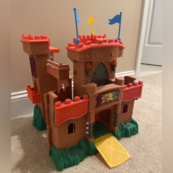 Imaginex castle- very fun. All kinds of lights, sounds, and actions. - Picture 3 of 9